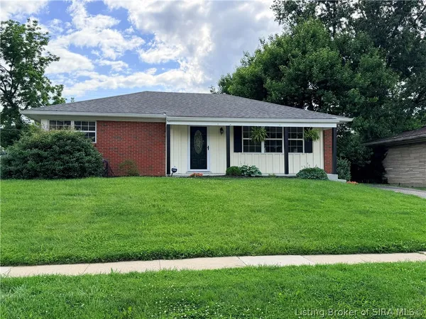 $269,500 | 1517 Altawood Drive, Clarksville, IN 47129