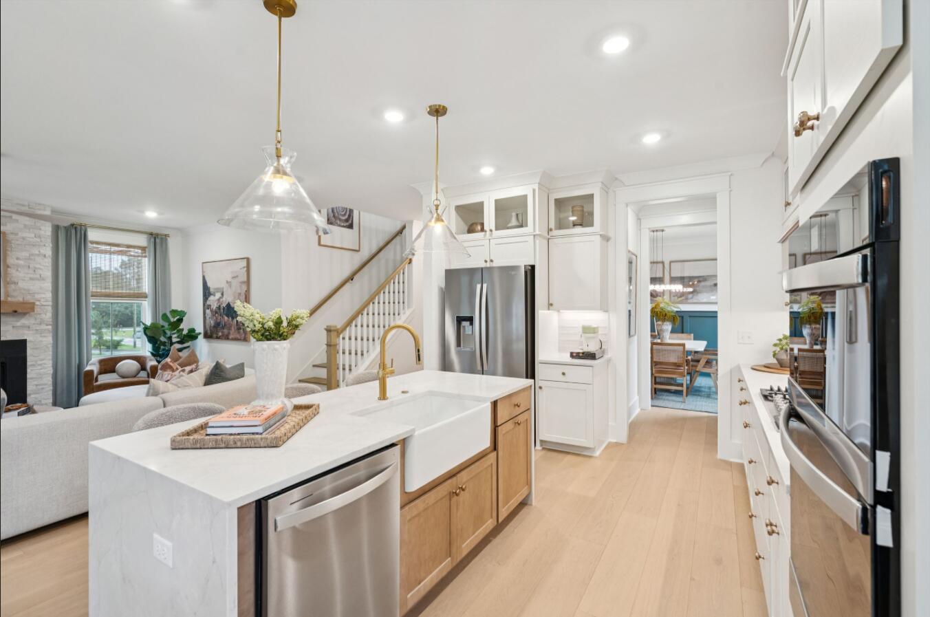 752 Minton Road Charleston, SC 29412 - Photo 26 of 41 KITCHEN 5 LIVING VIEW
