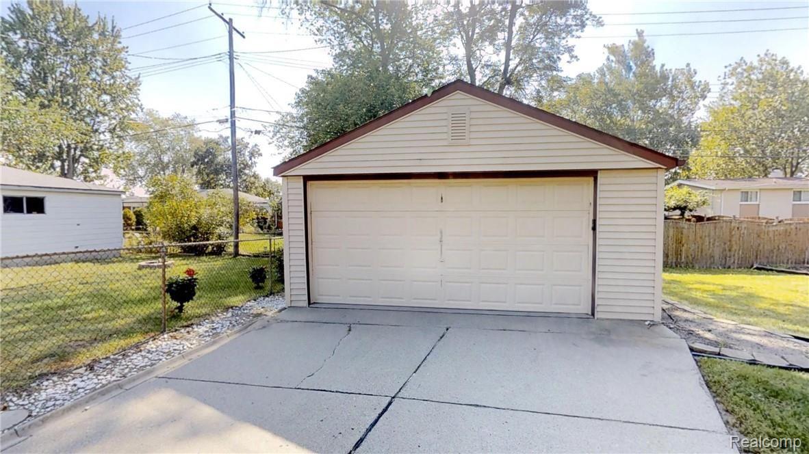 11128 Erdmann Road Sterling Heights, MI 48314 - Photo 24 of 24 23 Garage.jpg