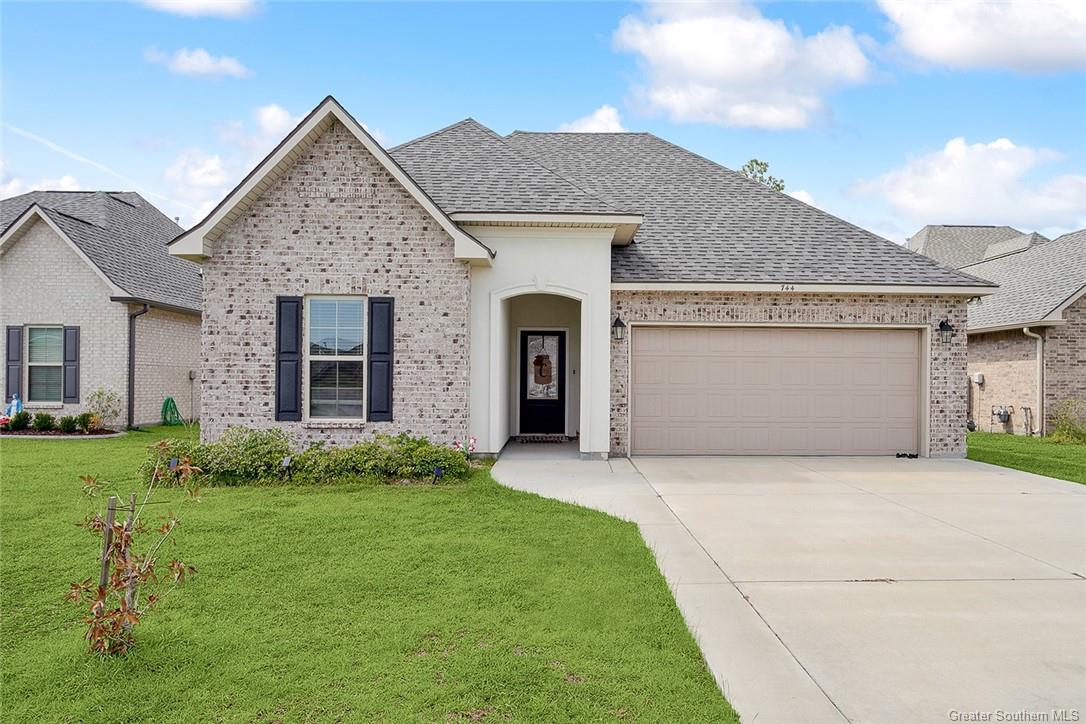 744 Ridgefield Drive Slidell, LA 70458 - Photo 1 of 11