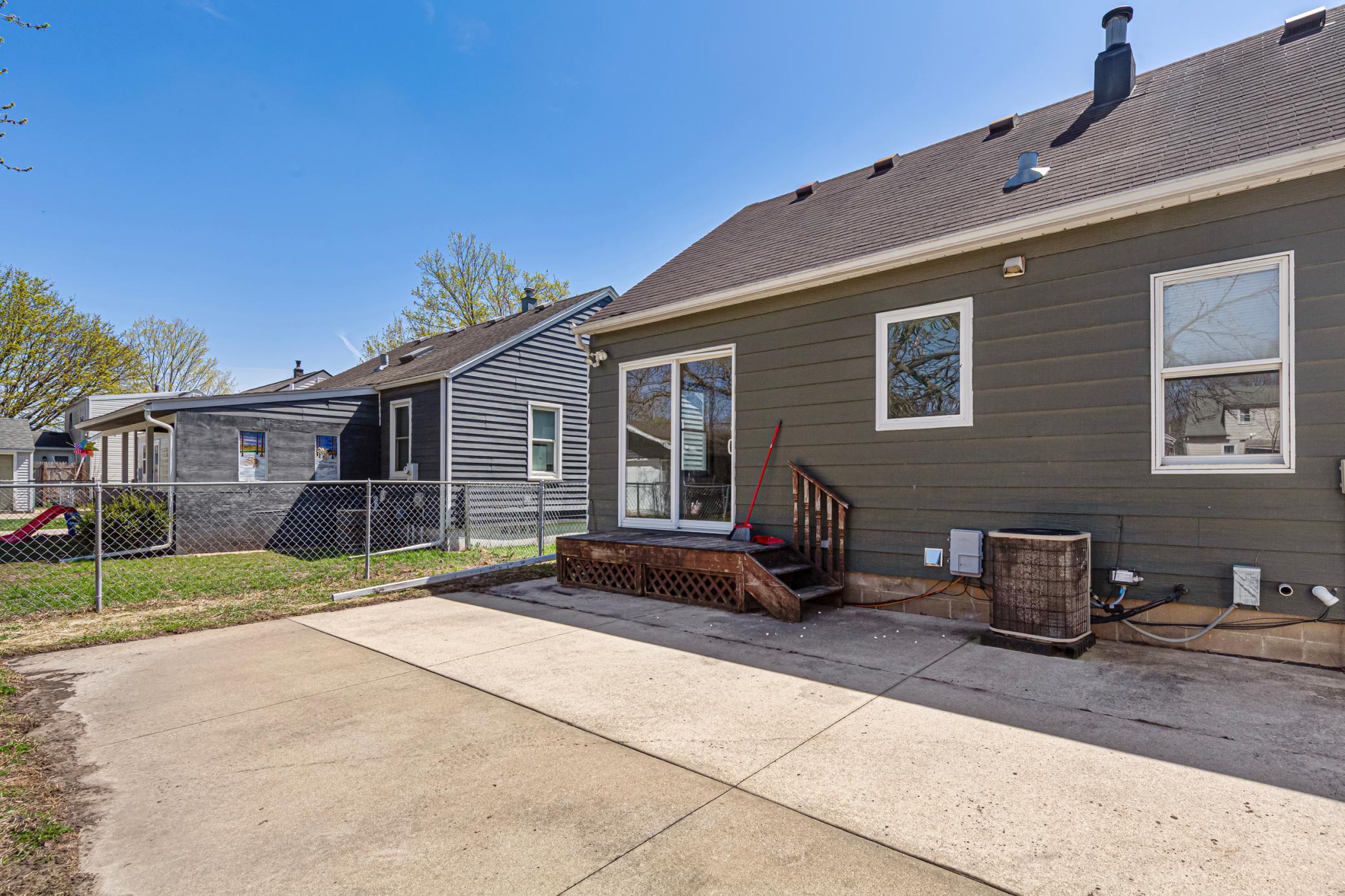 708 13th Avenue Southwest Austin, MN 55912 - Photo 23 of 29