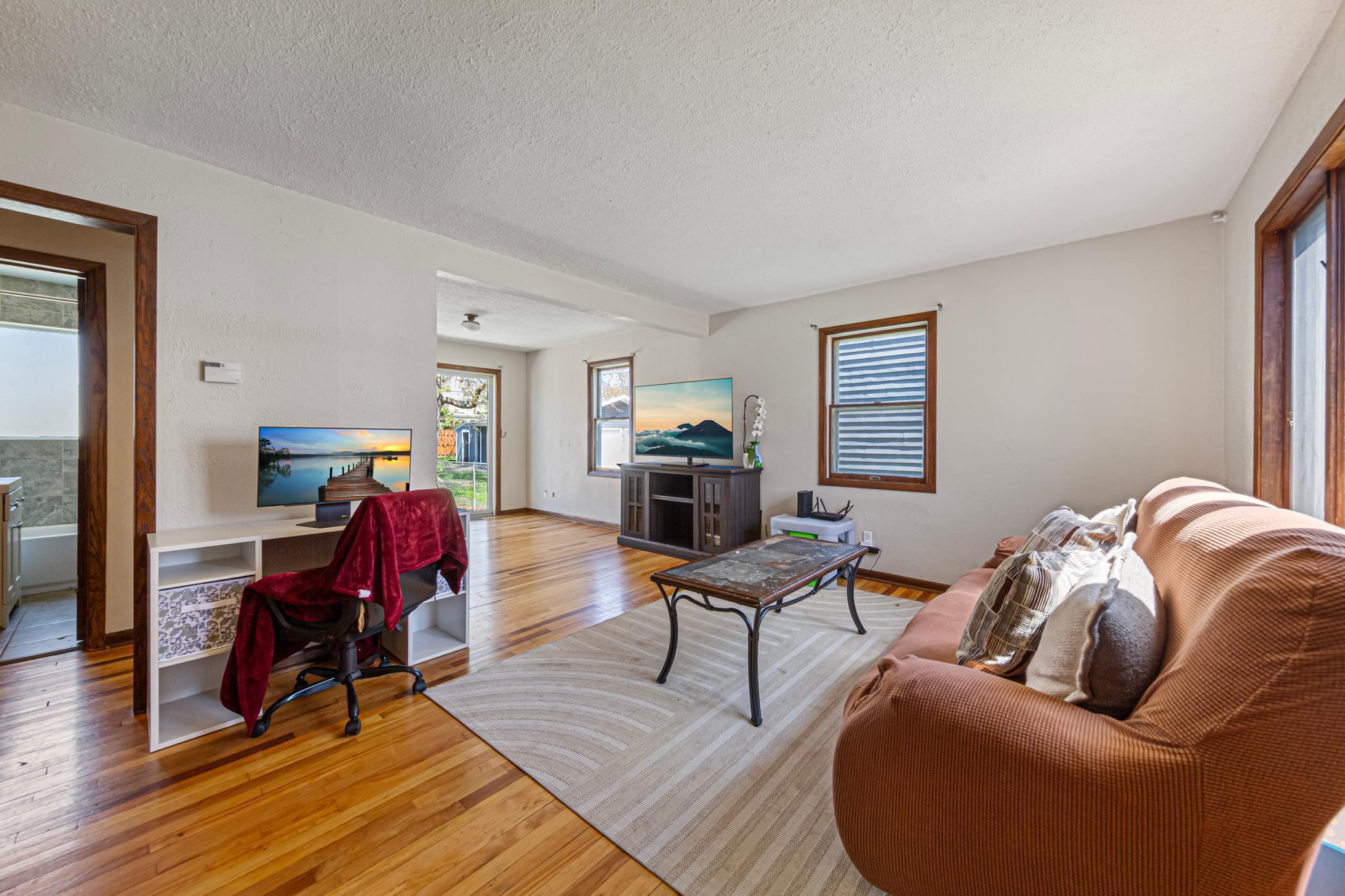 708 13th Avenue Southwest Austin, MN 55912 - Photo 4 of 29