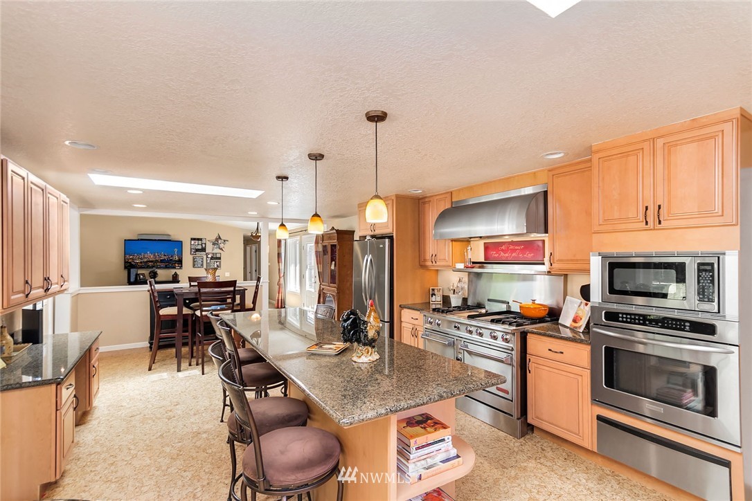 2519 187th Place Southeast Bothell, WA 98012 - Photo 4 of 21 Gallery Image 4