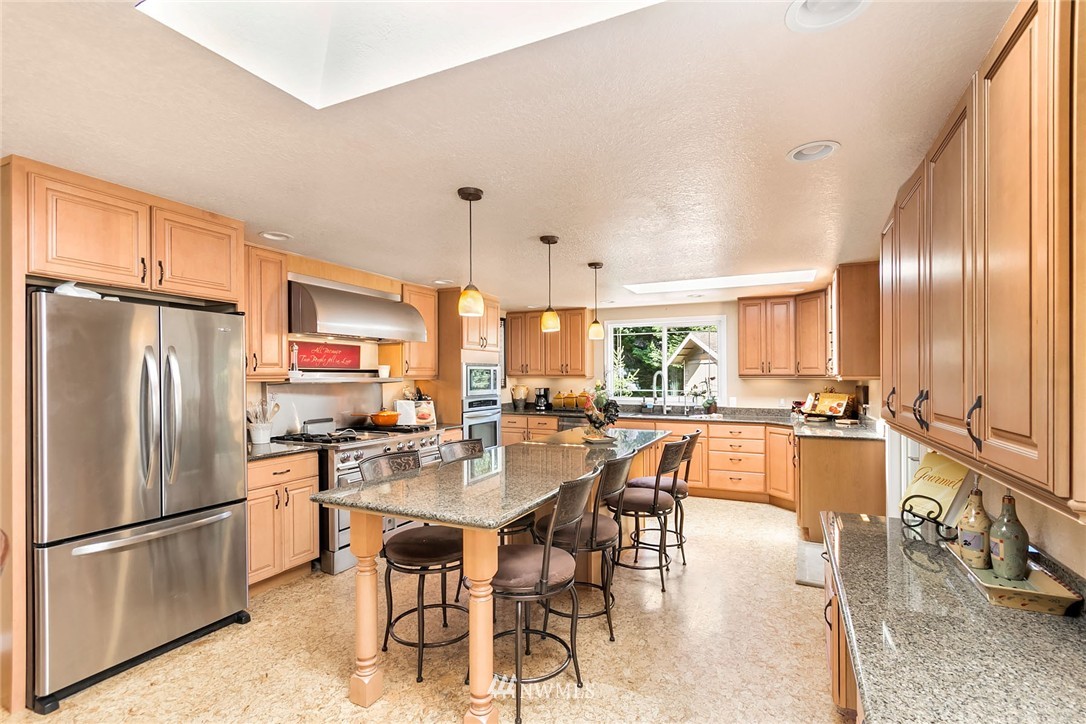 2519 187th Place Southeast Bothell, WA 98012 - Photo 5 of 21 Gallery Image 5