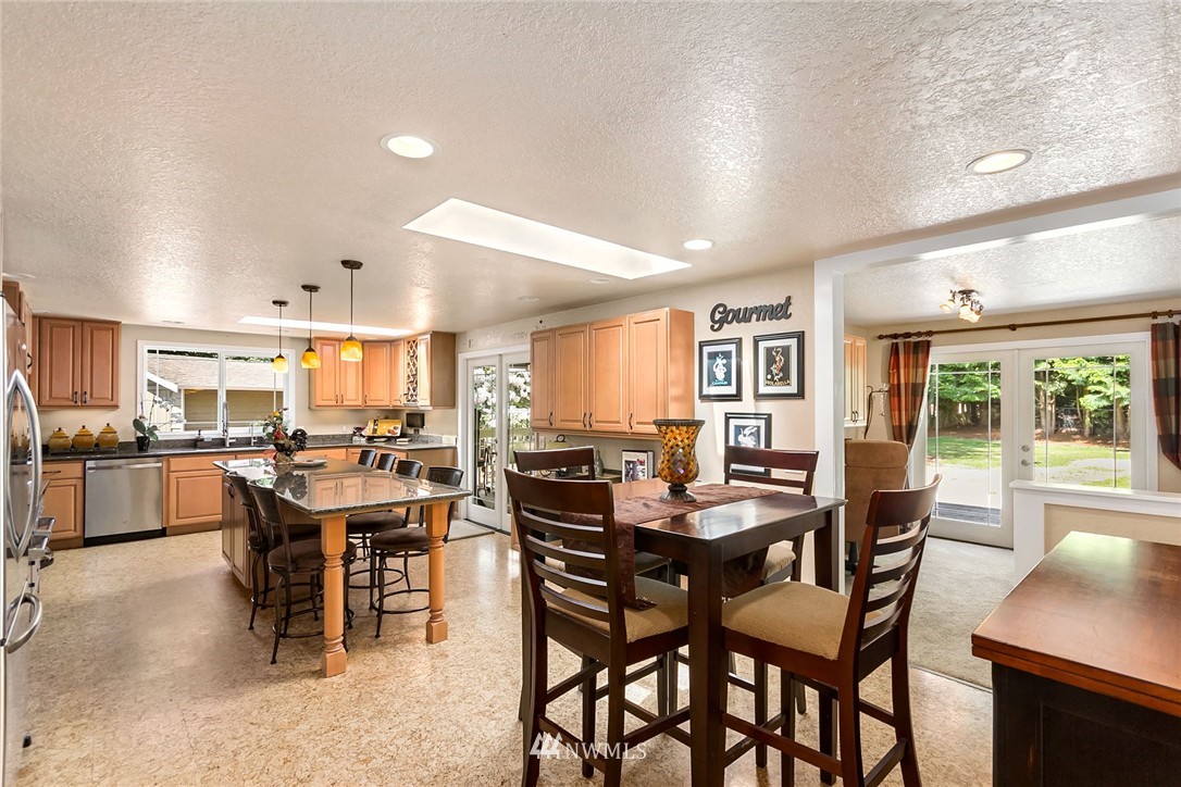 2519 187th Place Southeast Bothell, WA 98012 - Photo 6 of 21 Gallery Image 6