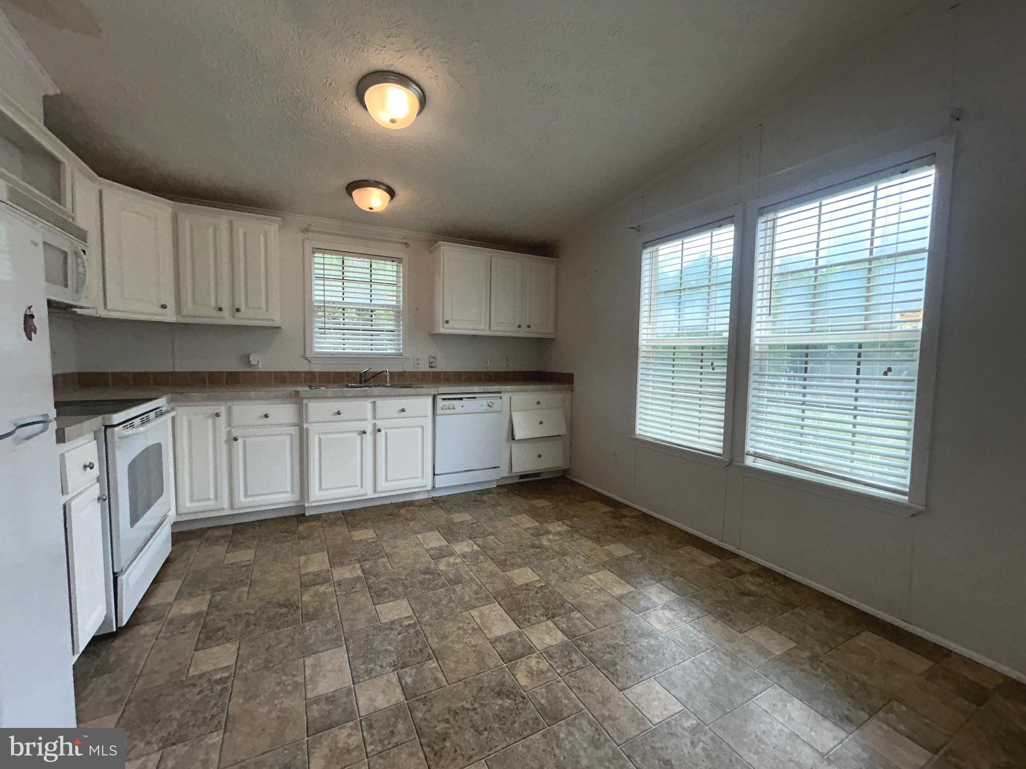 23221 Independence Road Unionville, VA 22567 - Photo 8 of 41 Kitchen