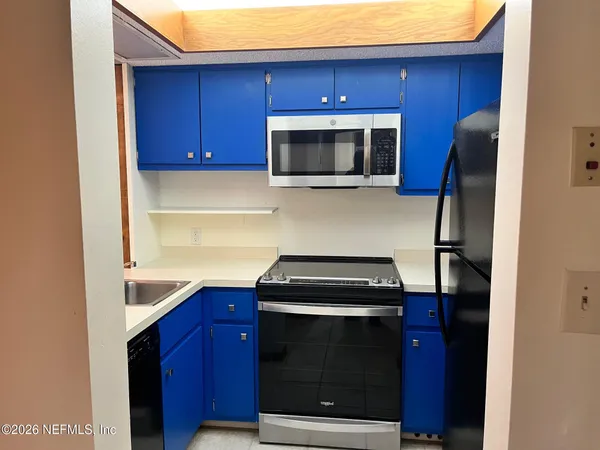 $1,800 | 2930 Ravines Road, Unit 1208, Middleburg, FL 32068