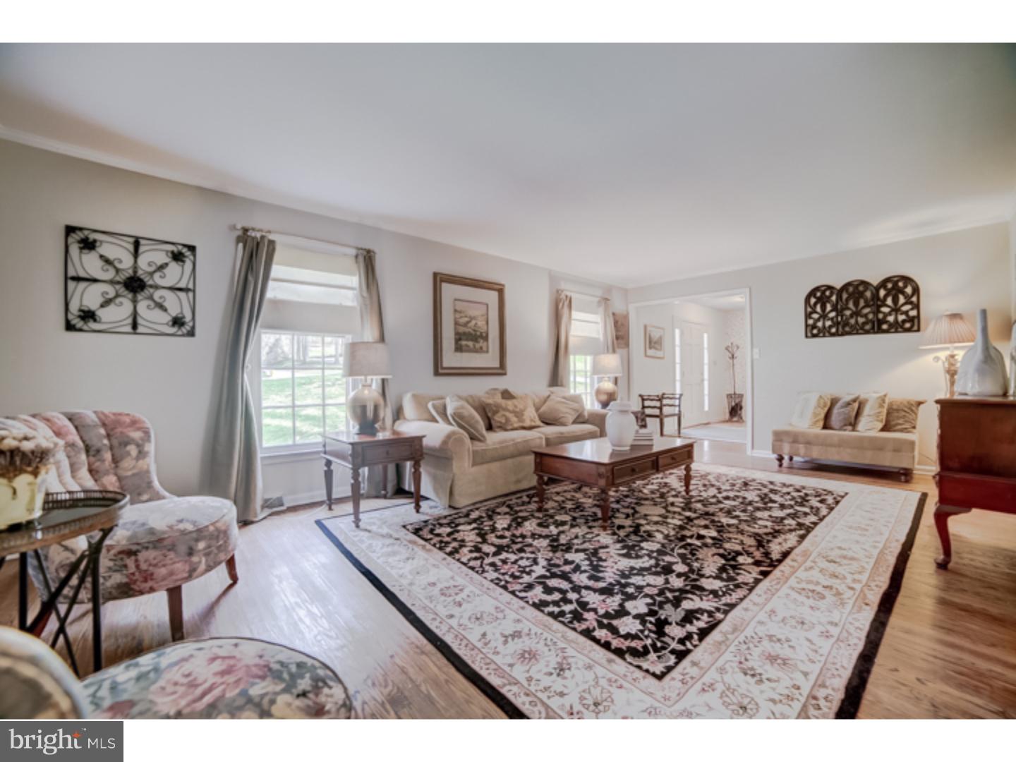 705 Malin Road Newtown Square, PA 19073 - Photo 3 of 21 Living Room