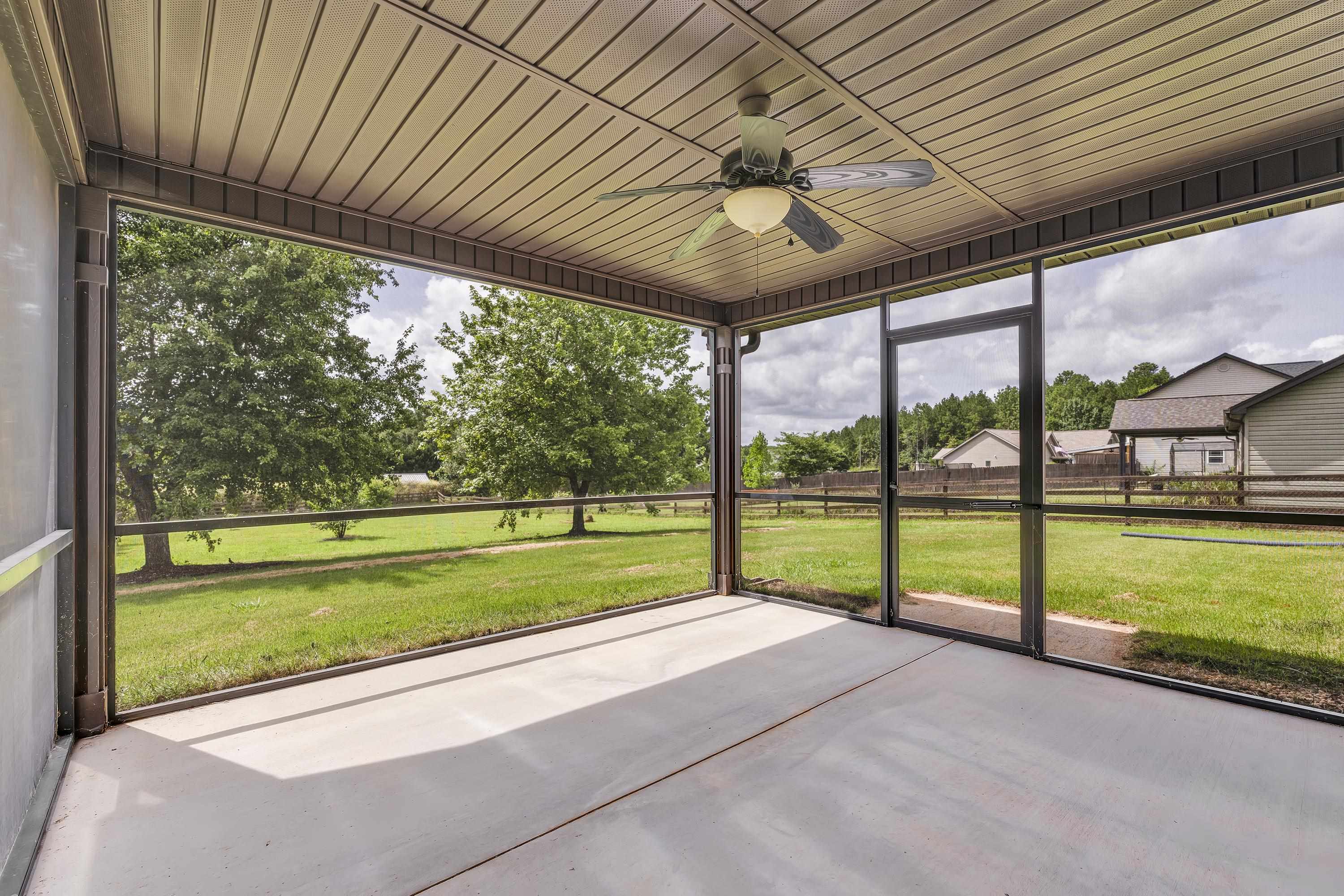 365 Silver Lake Road Duncan, SC 29334 - Photo 21 of 26 Gallery Image 21
