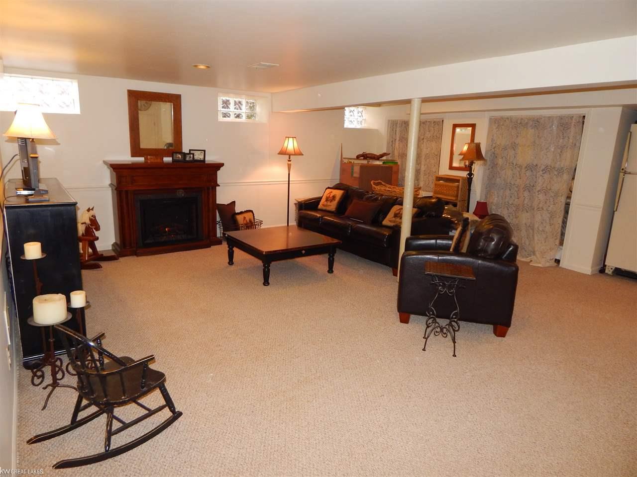 1505 Hampton Road Grosse Pointe Woods, MI 48236 - Photo 31 of 35