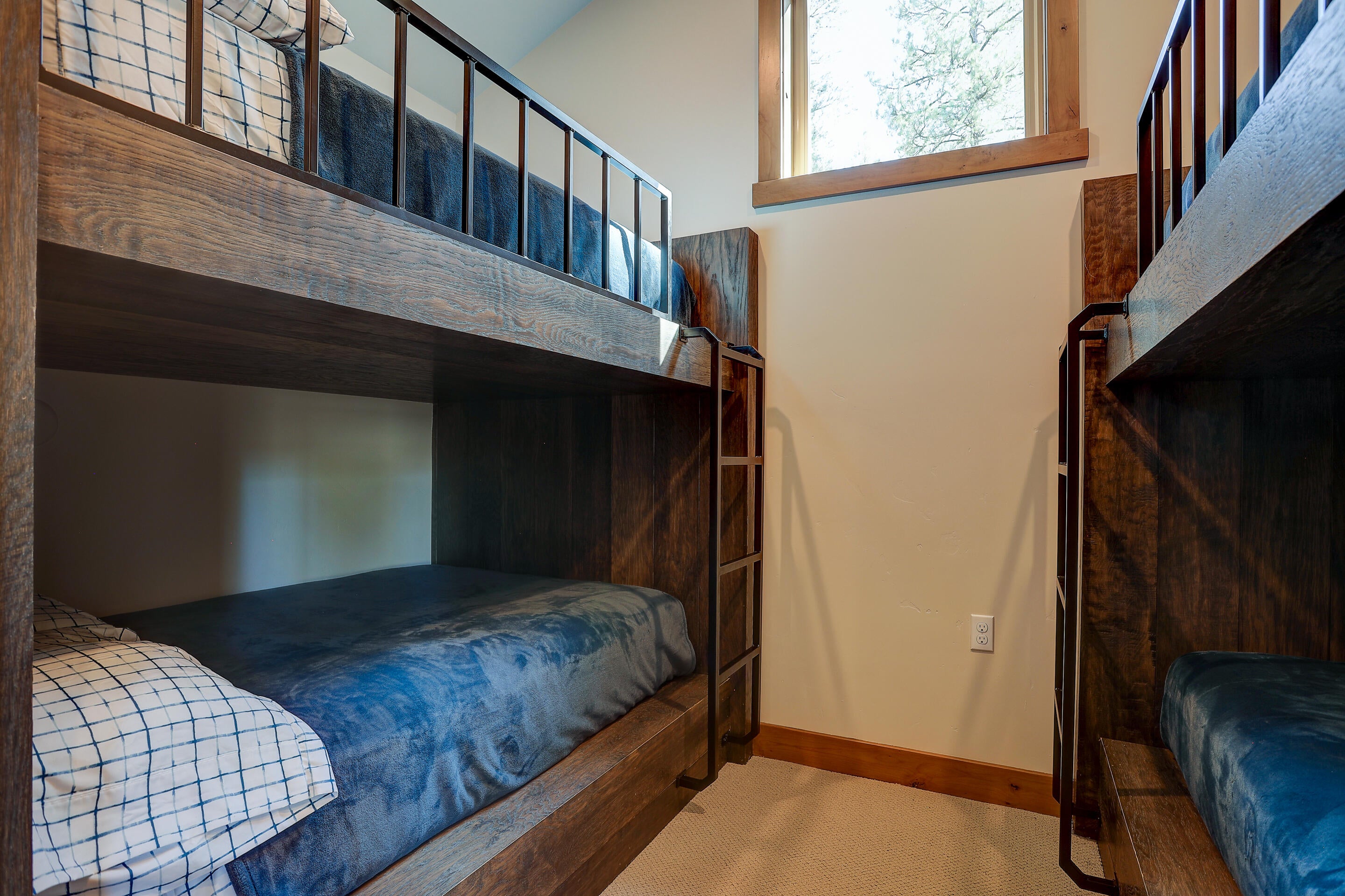 56248 Sable Rock Loop Bend, OR 97707 - Photo 59 of 87 Bunk Room