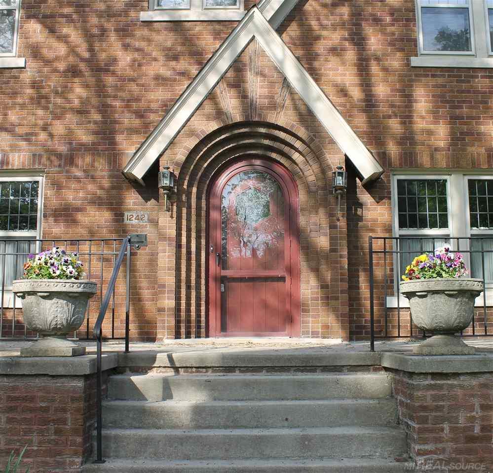 1242 Devonshire Road Grosse Pointe Park, MI 48230 - Photo 3 of 70