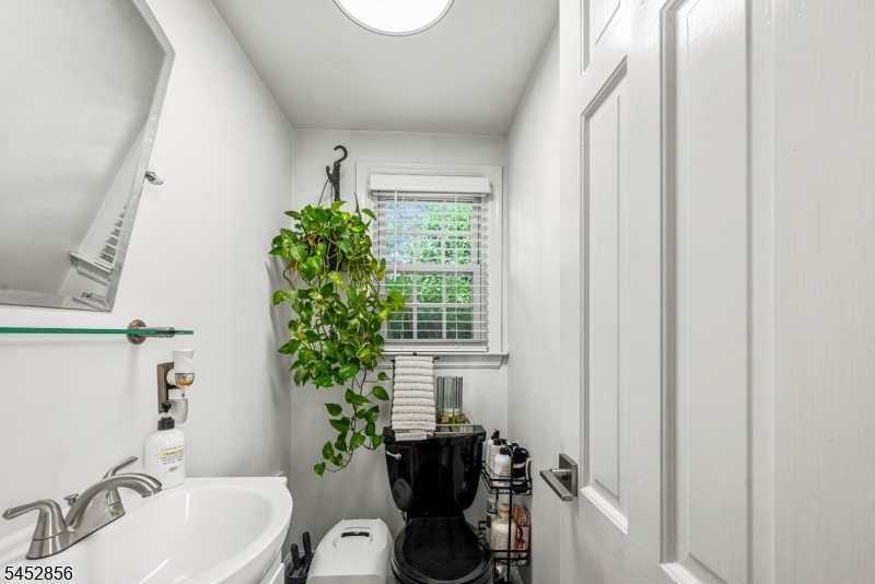 370 Putnam Road Union, NJ 07083 - Photo 15 of 23 Gallery Image 15