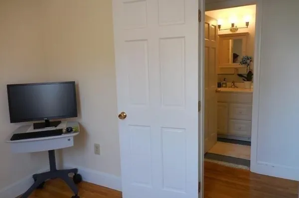 $3,200 | 36 Winter Street, Unit 2, Cambridge, MA 02141