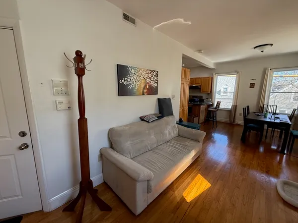 $3,200 | 36 Winter Street, Unit 2, Cambridge, MA 02141