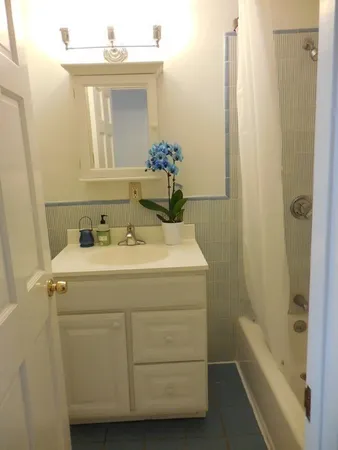 $3,200 | 36 Winter Street, Unit 2, Cambridge, MA 02141