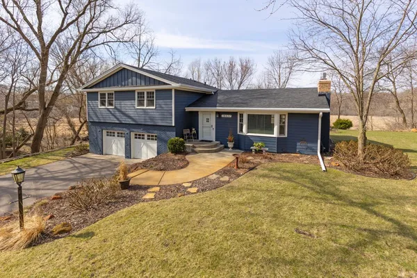 $995,000 | 18427 Heathcote Lane, Wayzata, MN 55391