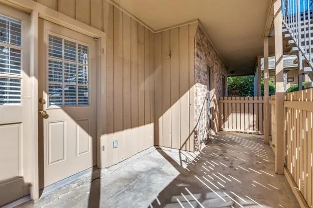 $2,100 | 4409 Bellaire Drive South, Unit 113, Fort Worth, TX 76109