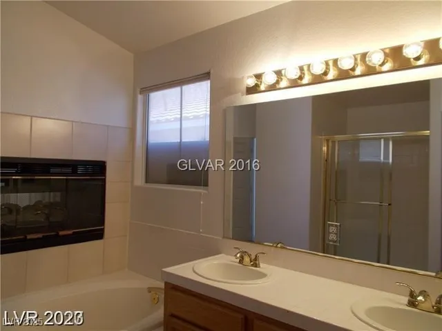 $2,800 | 6623 Star Glow Court, Las Vegas, NV 89118