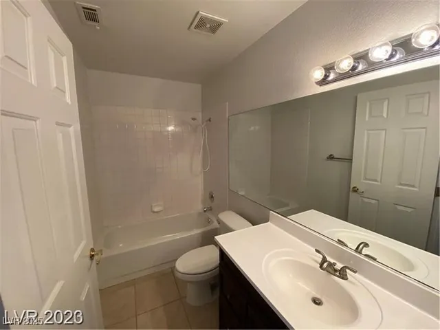 $2,800 | 6623 Star Glow Court, Las Vegas, NV 89118