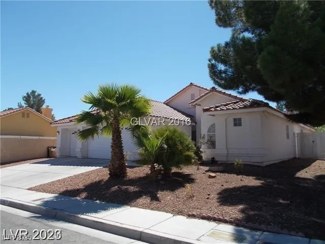 $2,800 | 6623 Star Glow Court, Las Vegas, NV 89118