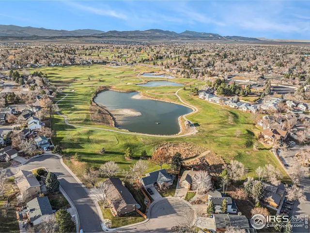 a black and white photo of a house