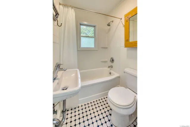 $7,000 | Undisclosed Address, Southold, NY 11971