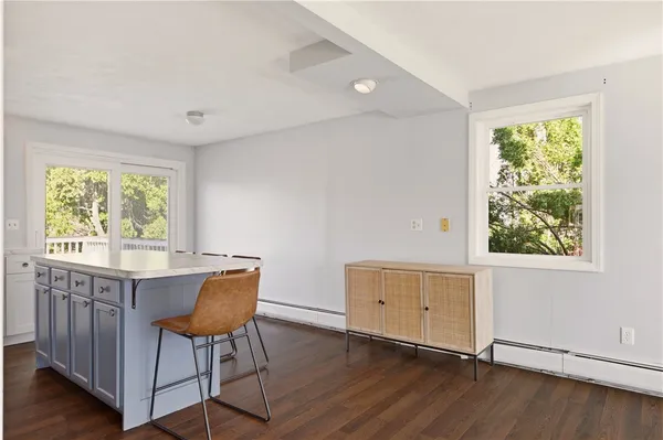 $3,200 | 102 Easton Avenue, Portsmouth, RI 02871