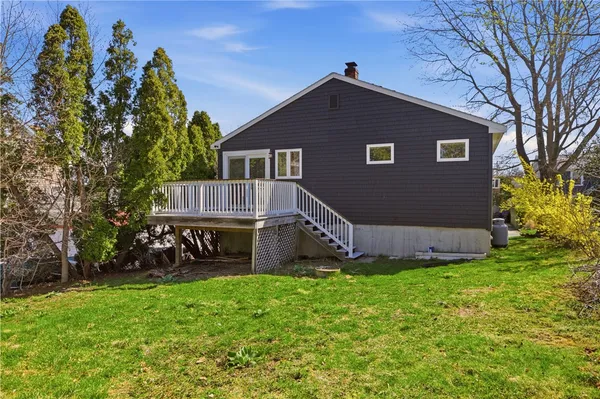 $3,200 | 102 Easton Avenue, Portsmouth, RI 02871