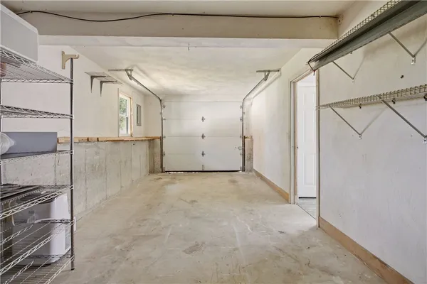 $3,200 | 102 Easton Avenue, Portsmouth, RI 02871