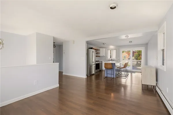 $3,200 | 102 Easton Avenue, Portsmouth, RI 02871