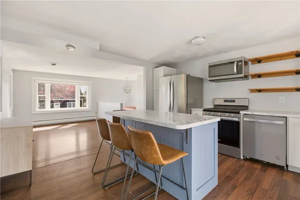 $3,200 | 102 Easton Avenue, Portsmouth, RI 02871