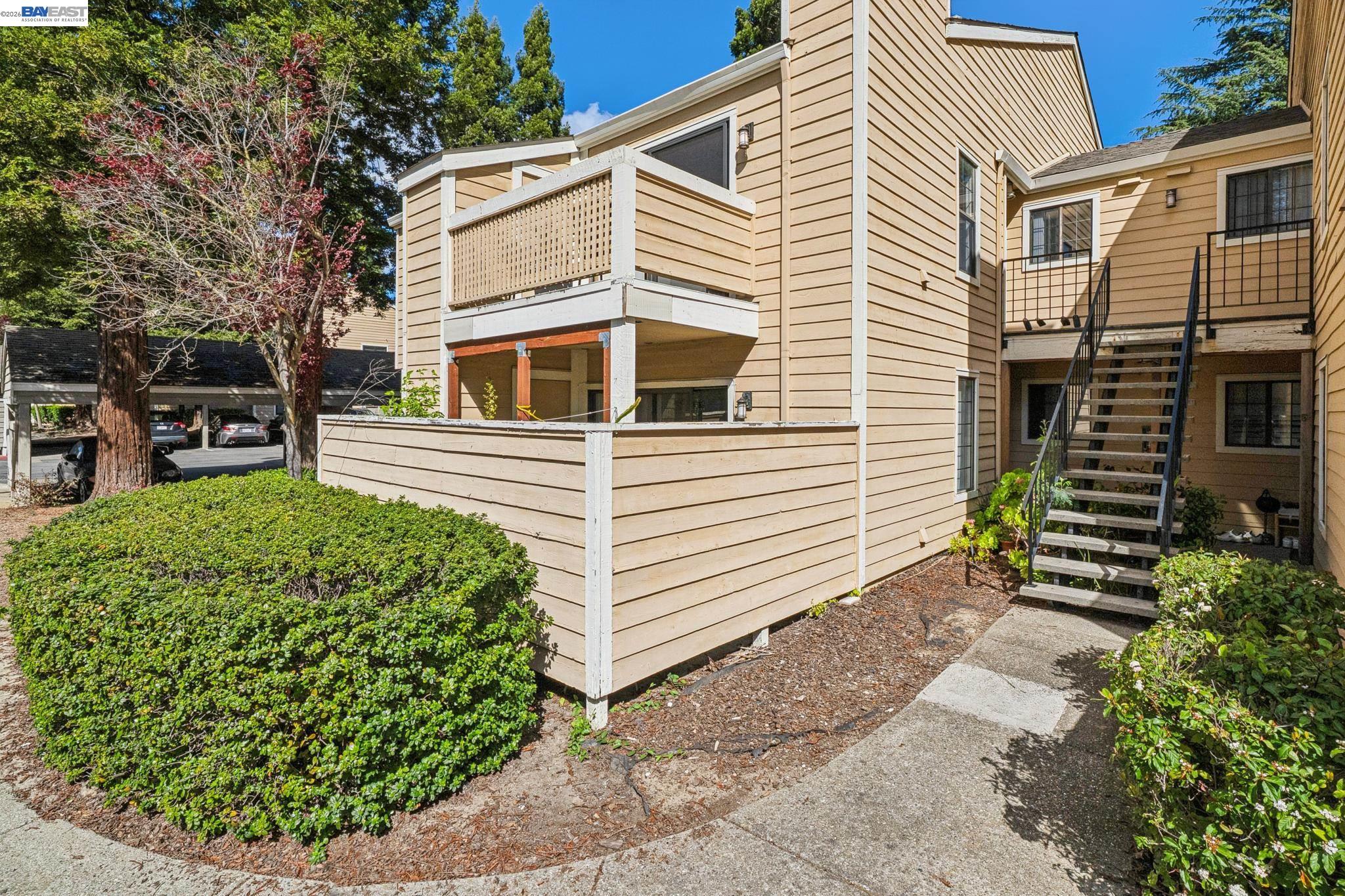 182 Eastridge Drive San Ramon, CA 94582 - Photo 2 of 54 a front view of a house with garden