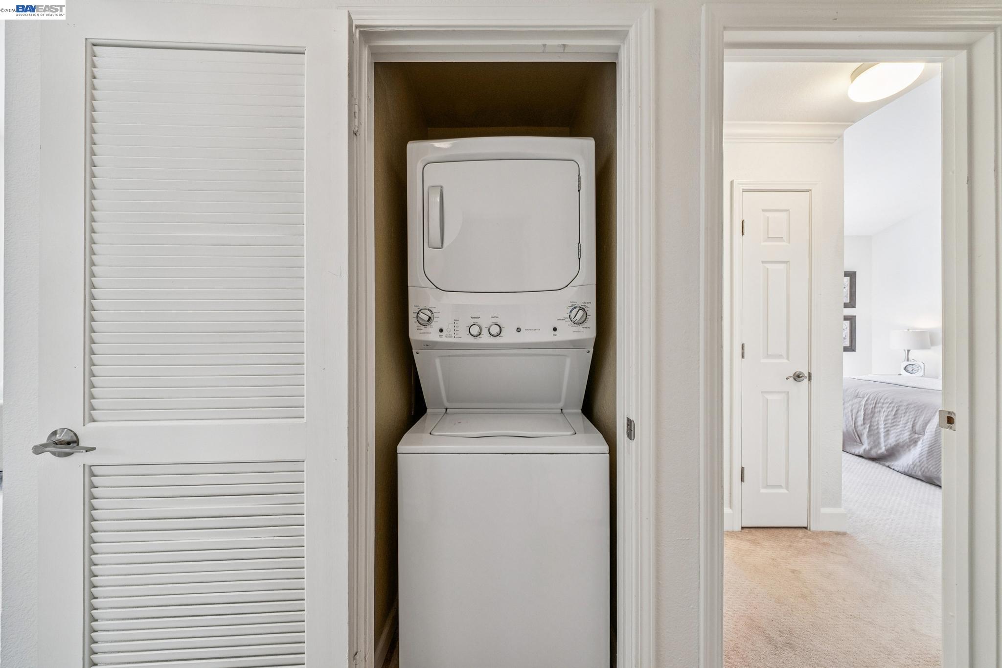 182 Eastridge Drive San Ramon, CA 94582 - Photo 32 of 54 a utility room with a washer and dryer
