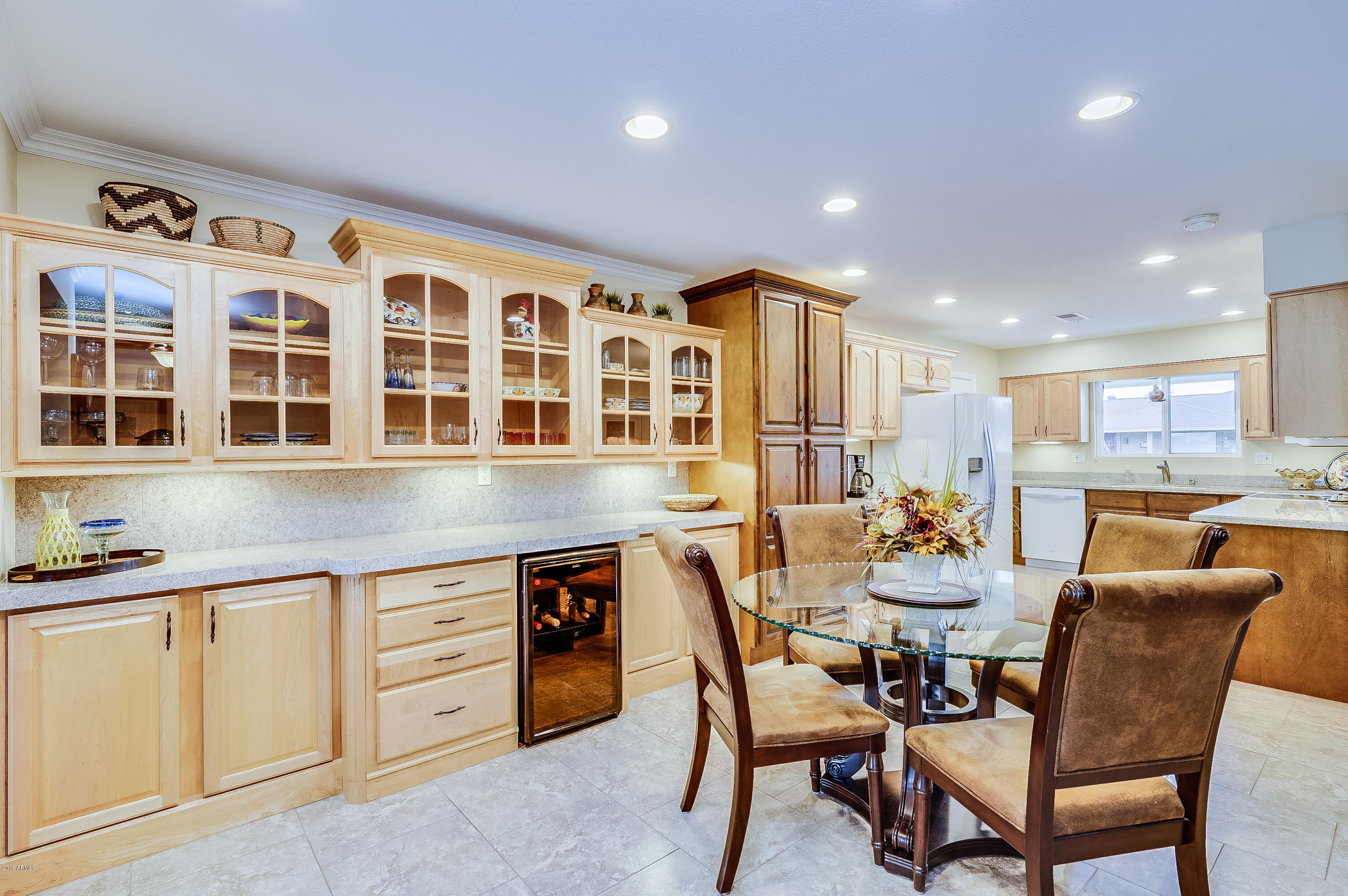 10460 West White Mountain Road Sun City, AZ 85351 - Photo 5 of 28 Dining