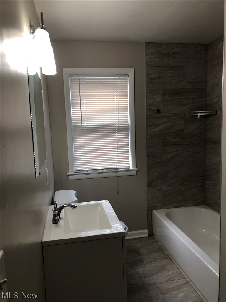 4637 Warner Road Cleveland, OH 44125 - Photo 10 of 15 Full Bath