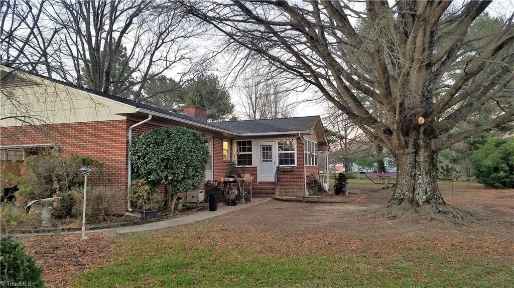 301 Sandy Cross Road Reidsville, NC 27320 - Photo 4 of 34