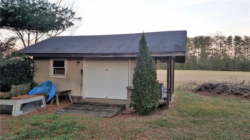 301 Sandy Cross Road Reidsville, NC 27320 - Photo 6 of 34