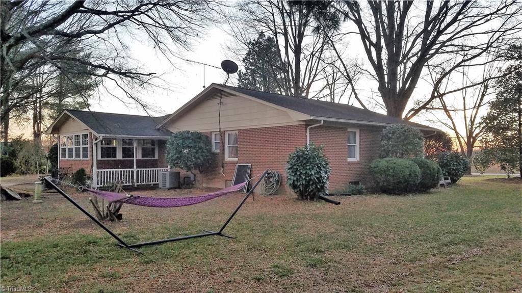 301 Sandy Cross Road Reidsville, NC 27320 - Photo 8 of 34