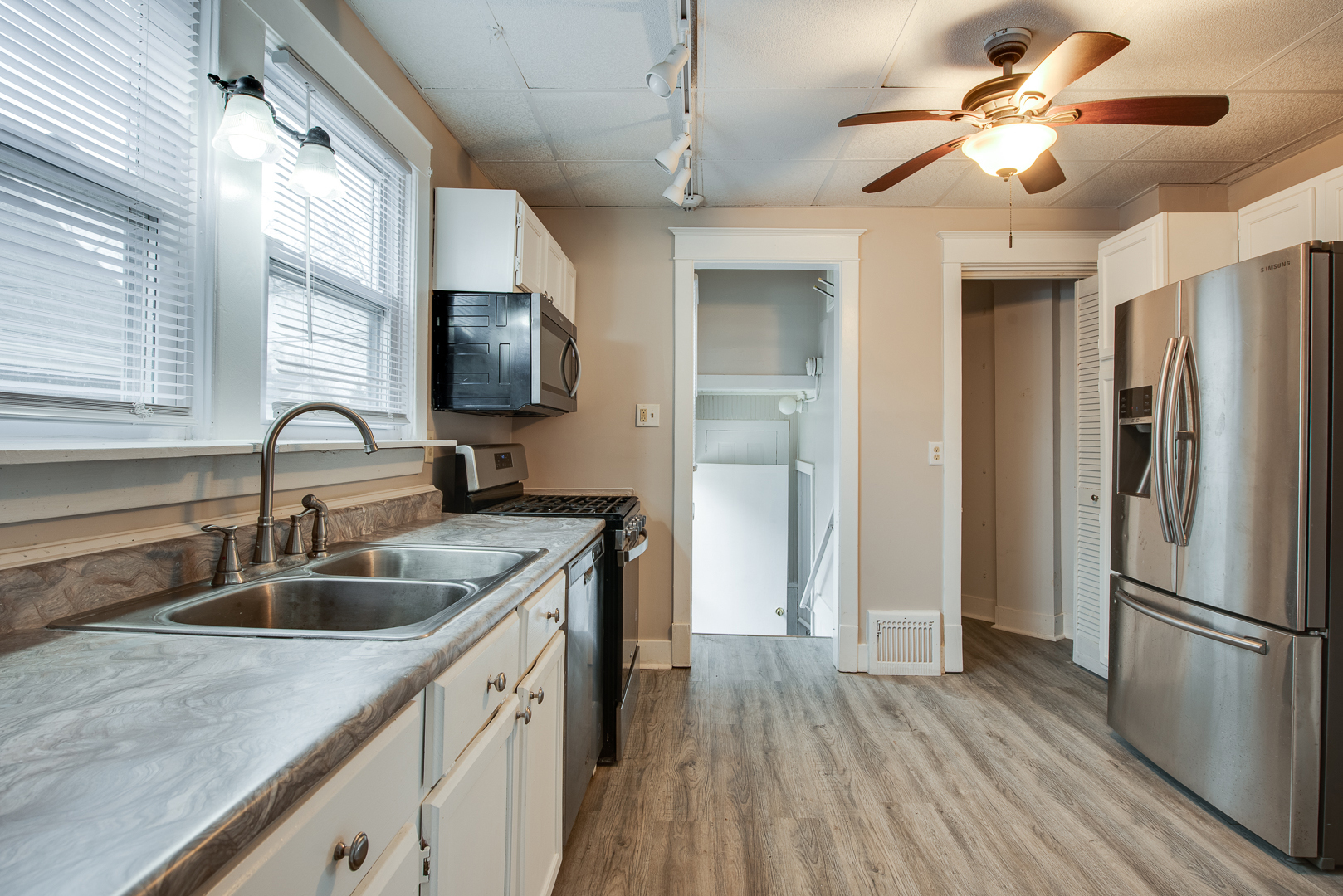 1507 Sisson Street Lockport, IL 60441 - Photo 4 of 16