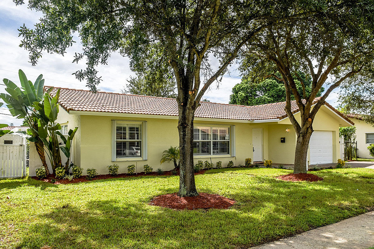 1620 Northwest 11th Street Boca Raton, FL 33486 - Photo 1 of 23 1_WX39GK_front