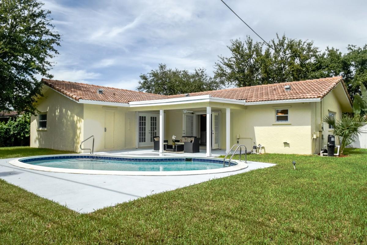 1620 Northwest 11th Street Boca Raton, FL 33486 - Photo 2 of 23 22_WX39GK_still_bkyd2