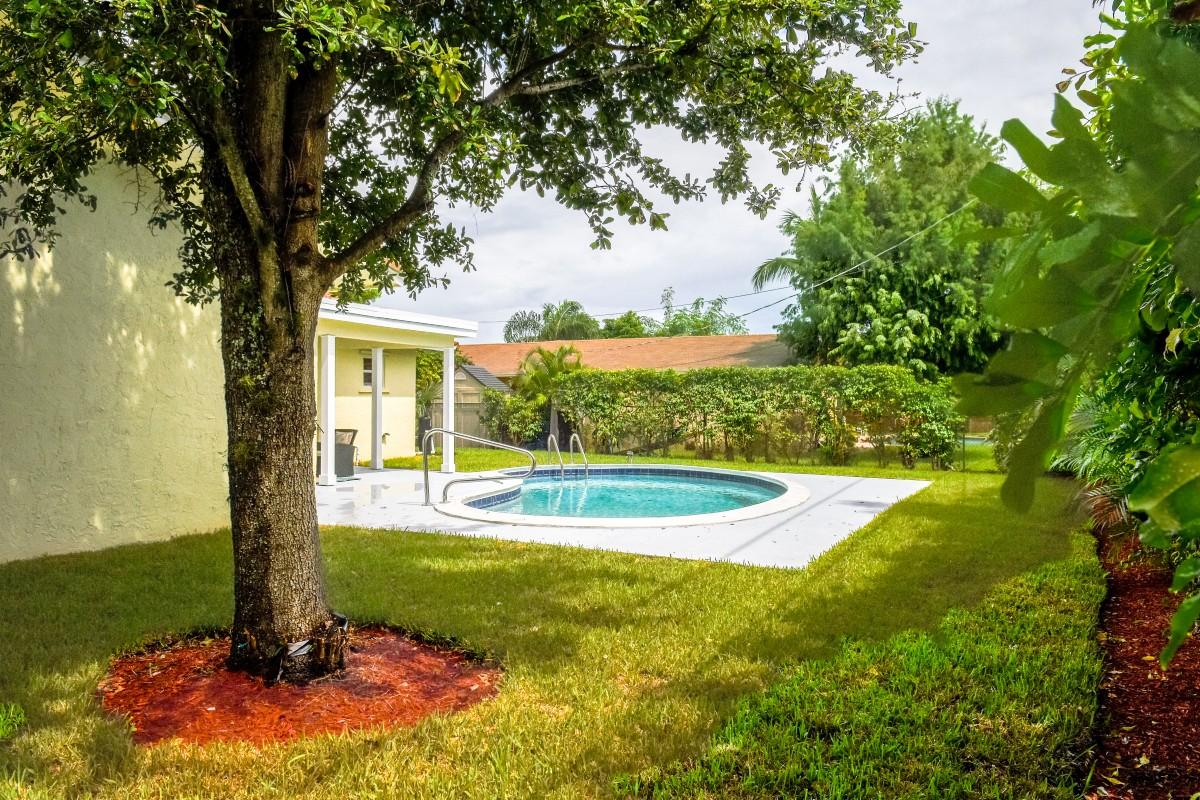 1620 Northwest 11th Street Boca Raton, FL 33486 - Photo 21 of 23 21_WX39GK_still_bkyd