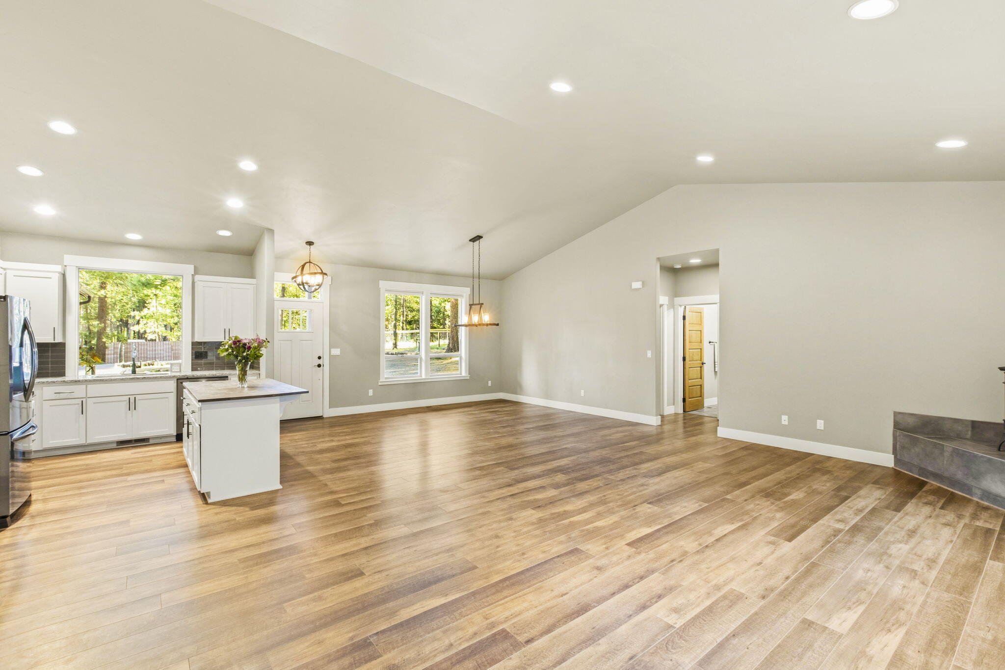16907 Indio Road Bend, OR 97707 - Photo 9 of 46