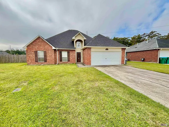 $1,800 | 23776 Sandalwood Drive, Denham Springs, LA 70726