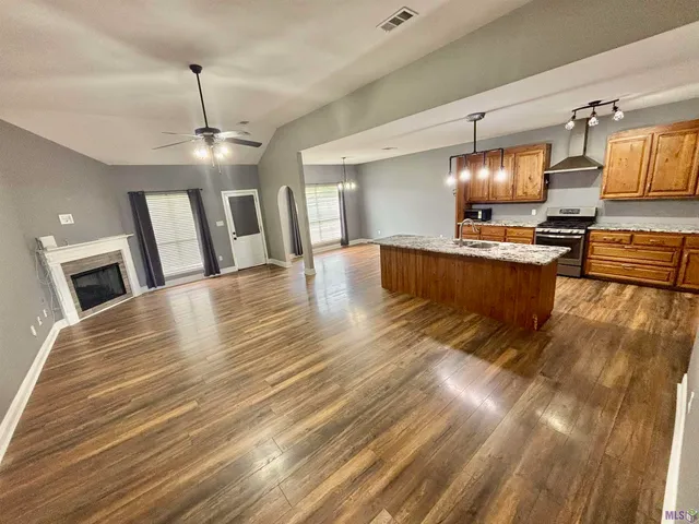 $1,800 | 23776 Sandalwood Drive, Denham Springs, LA 70726