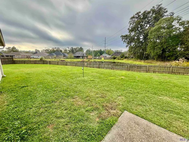 $1,800 | 23776 Sandalwood Drive, Denham Springs, LA 70726