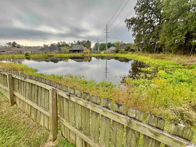 $1,800 | 23776 Sandalwood Drive, Denham Springs, LA 70726