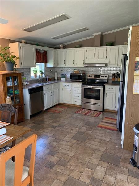 249 Heimann Road Latrobe, PA 15650 - Photo 12 of 25 NEWLY RENOVATED KITCHEN