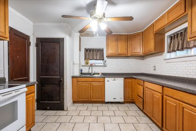 $240,000 | 16 Hill Street, Rockland, ME 04841